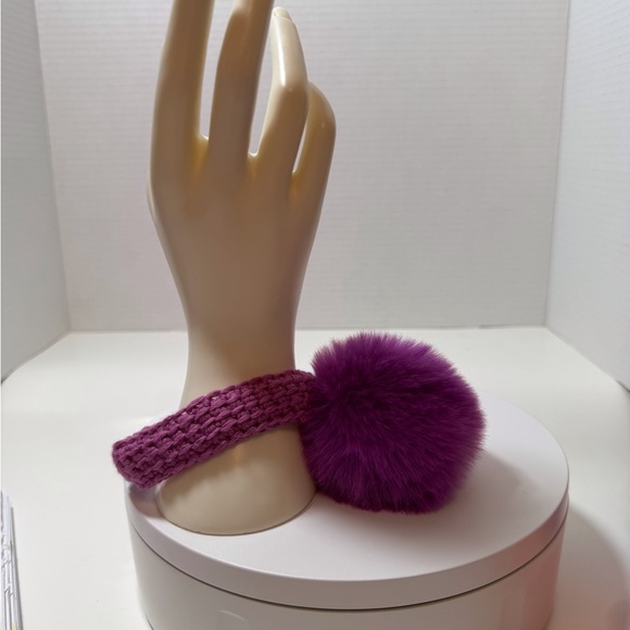 Elegant purple Pom-Pom and keychain - Picture 4 of 4